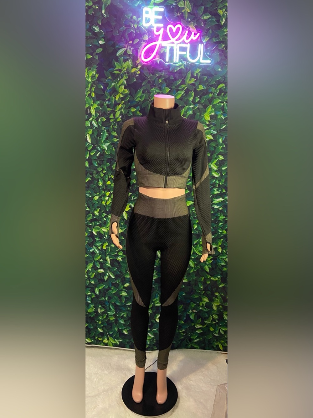 Seamless High-Waist Black Workout Leggings & Zip Crop Jacket Set